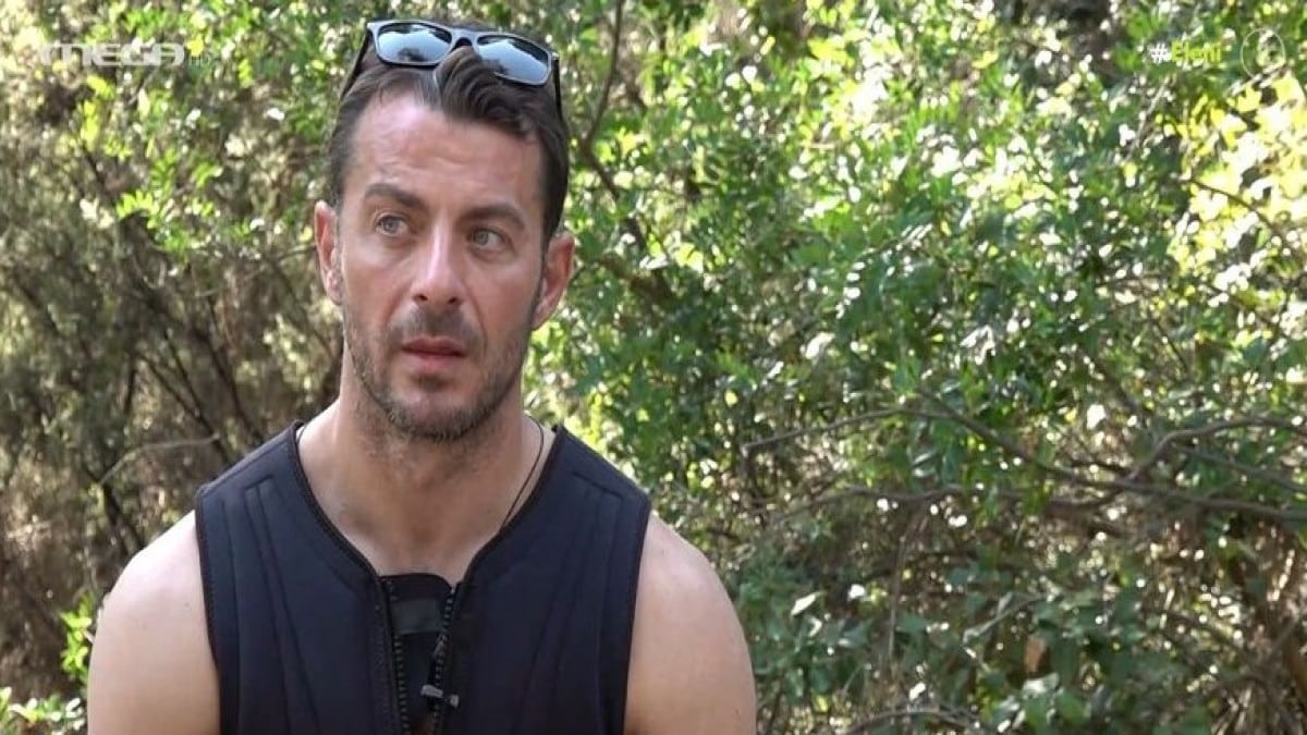 «Είδα να μιλάνε για μένα άνθρωποι που δεν έχουν ιδέα ποιος είμαι» – Απίστευτα «καρφιά» από τον Γιώργο Αγγελόπουλο (Video)