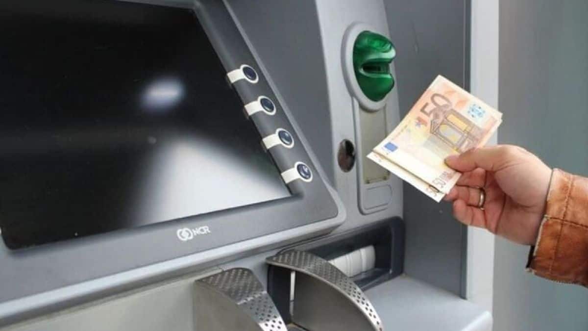 Τεράστια απάτη: Αν δείτε αυτό το πληκτρολόγιο σε ΑΤΜ, μη βγάλετε χρήματα!
