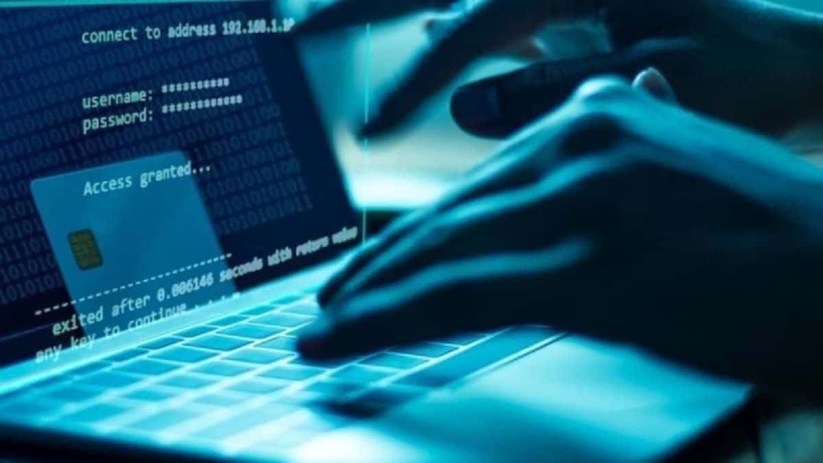 Έκτακτη ανακοίνωση της ΕΛ.ΑΣ. για τεράστια διαδικτυακή απάτη: «Βιντεοσκοπηθήκατε παρακολουθώντας…»