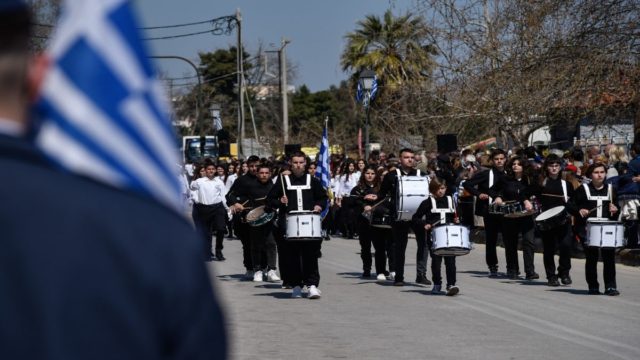 Αργία 25ης Μαρτίου: Πώς θα πληρωθούν όσοι εργαστούν