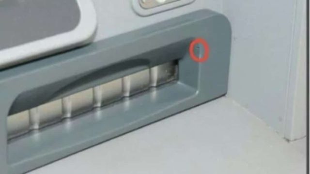 Σύγχρονες «παγίδες» στα ΑΤΜ – Έτσι κλέβουν PIN καρτών χωρίς να τους πάρετε χαμπάρι