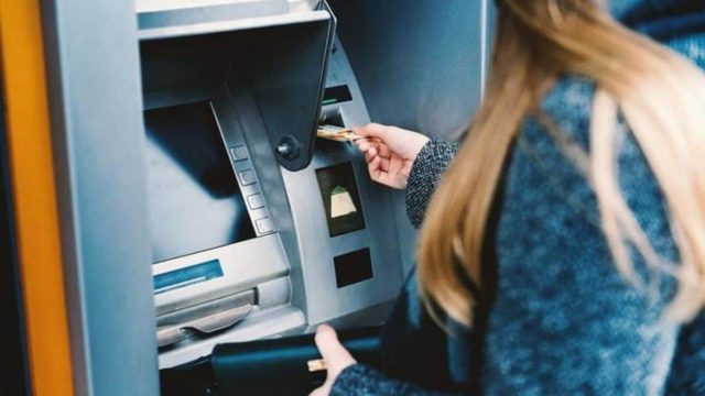 Έκτακτος πανικός στα ΑΤΜ – 200 ευρώ επιπλέον στον λογαριασμό σας πατώντας αυτό το κουμπί!