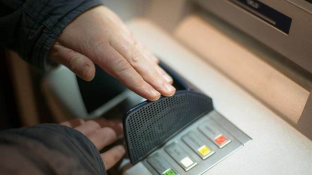 Προσοχή! Άμα δείτε αυτό στο ATM φύγετε μακριά – Μπορούν να σας «αδειάσουν» τους λογαριασμούς