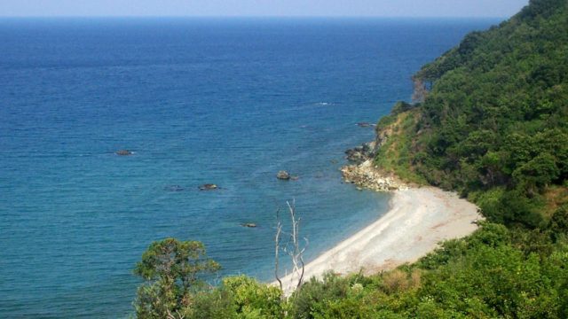 Η παραλία της Λάρισας που αποτελεί μία από τις δημοφιλέστερες της Μεσογείου