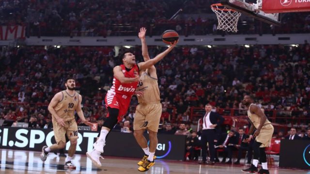 Euroleague: Ο Ολυμπιακός «καθάρισε» την Μπαρτσελόνα και πάει για την πρωτιά
