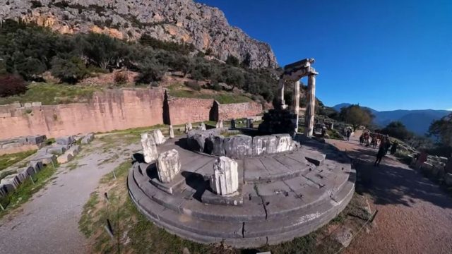 Δελφοί: Περιπλανηθείτε στον “Ομφαλό της Γής” με την πιο προηγμένη κάμερα στον κόσμο