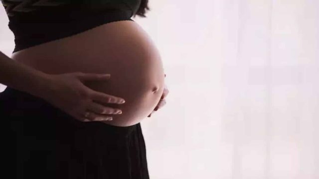 Έγκυος είχε για 9 χρόνια στην κοιλιά της το νεκρό μωρό της – Η σπάνια πάθηση που την οδήγησε στον θάνατο