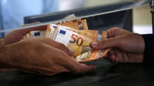 Σπεύσατε: Τέλος χρόνου για το επίδομα των 1000€ με την ώρα