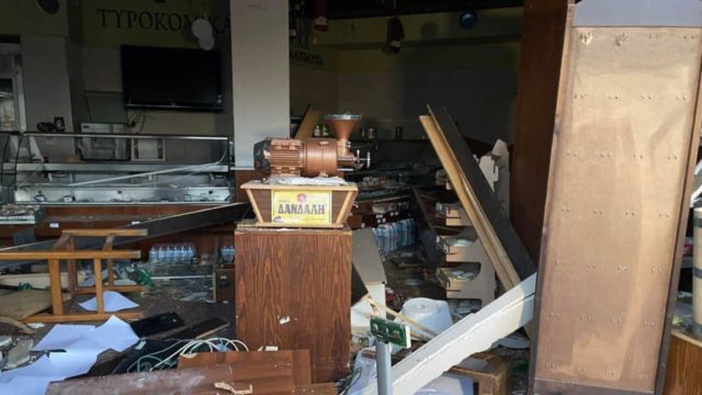 Συναγερμός στη Νέα Ερυθραία: Ισοπεδώθηκε παντοπωλείο μετά από ισχυρή έκρηξη! (video)
