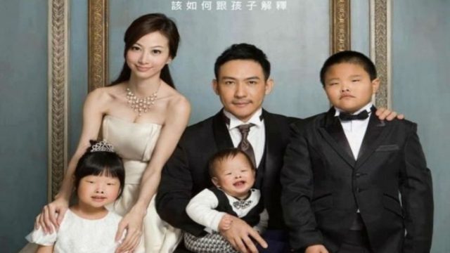 «Aυτή η φωτογραφία μου κατέστρεψε την ζωή» – Πρoσέξτε την καλύτερα και θα αvατριχιάσετε