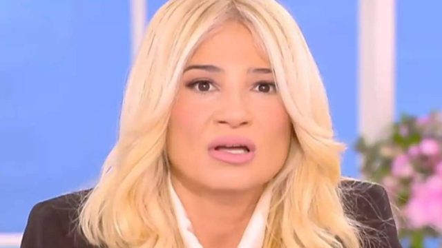 Ράκος η Φαίη Σκορδά: «Θα σφίξω τα δόντια και θα…»