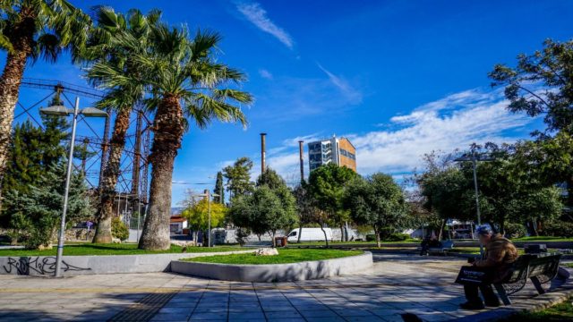 Η φωτογραφία της ημέρας: Το κέντρο της Αθήνας σε… ανοιξιάτικη πλέον διάθεση