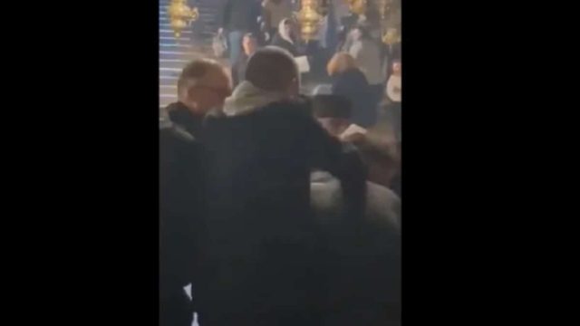 Ιεροσόλυμα: Ακραίος φανατικός επιτέθηκε στον Τάφο της Παναγίας – Το βίντεο που έχει προκαλέσει «θύελλα» οργής