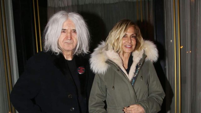 Νυφούλα στο πλευρό του Νίκου Καρβέλα η Άννα Βίσση – Το σπάνιο ντοκουμέντο από τον γάμο του ζευγαριού πριν 40 χρόνια