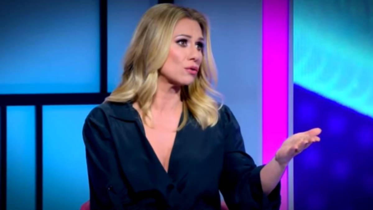 «Σπόντα» από Κατερίνα Καραβάτου: Το σχόλιο για τα πεθερικά της – «Ας σταματήσουμε να…»
