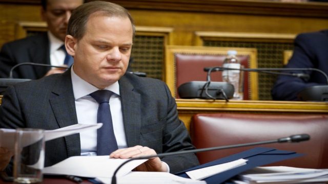 “Απολογία” Κώστα Καραμανλή για τα Τέμπη: «Παραιτήθηκα γιατί στον τομέα μου συνέβη μία ανείπωτη τραγωδία» – Τι είπε για την τηλεδιοίκηση (Video)