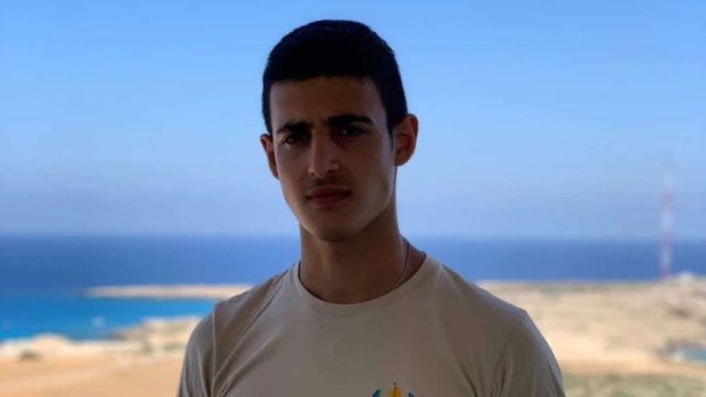 Τραγωδία Τέμπη: “Ραγίζει” καρδιές ο πατήρ Χριστόδουλος που κήδεψε τον γιο του, Κυπριανό Παπαϊωάννου – «Έπλυνα το σώμα του εγώ ο ίδιος… Σπαράζουμε!» (Video)