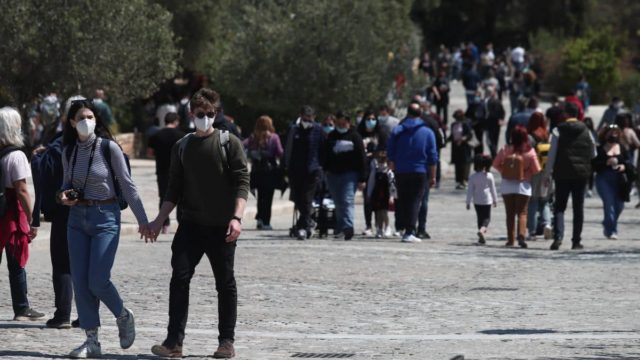 Ανατροπή από την ΕΜΥ: Αλλάζει το σκηνικό του καιρού την Κυριακή (19/3) – Λιακάδα και άνοδος της θερμοκρασίας
