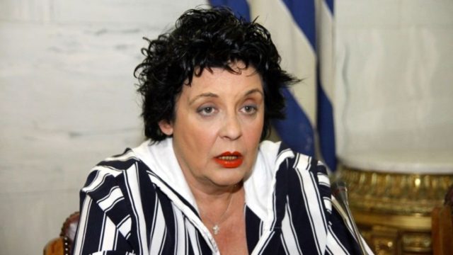 Λιάνα Κανέλλη: «Έτσι αγόρασα τη βίλα στην Εκάλη» – Τα 90.000.000 δραχμές και το δάνειο