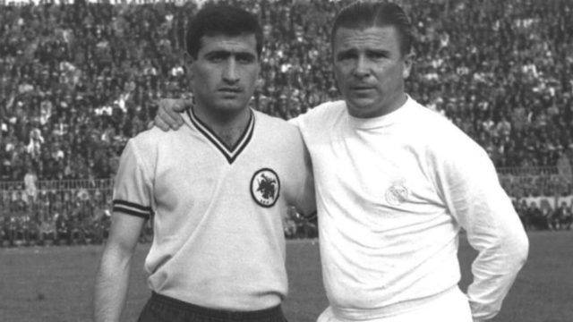 Όταν ο Μίμης Παπαϊωάννου ετοιμαζόταν για την μεταγραφή του στην Ρεάλ Μαδρίτης! Πως από το «Μπερναμπέου» κατέληξε σε περιοδεία με τον Στέλιο Καζαντζίδη!