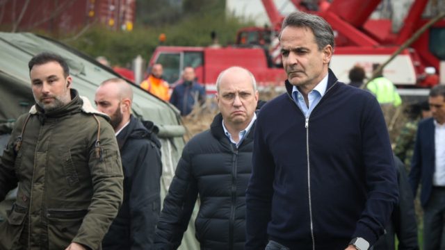 Τέμπη: «Ποτέ ξανά, σας υπόσχομαι» – Το μήνυμα Μητσοτάκη μετά την εθνική τραγωδία