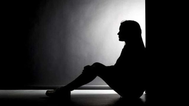 Νέα Σμύρνη: Η οικογενειακή τραγωδία της 14χρονης που βίαζαν και εξέδιδαν – Πώς το κορίτσι και τα αδέλφια της κατέληξαν σε ιδρύματα (Video)