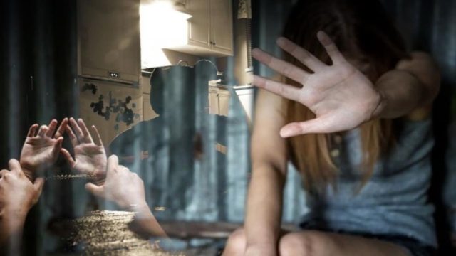 Νέα στοιχεία για την μαστροπεία της 14χρονης στη Νέα Σμύρνη: «Είχαν εκμεταλλευθεί και άλλα απροστάτευτα κορίτσια!» – Σοκάρουν τα όσα είπε στη νέα της κατάθεση η ανήλικη