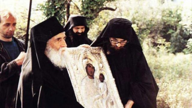 Ο γέροντας μίλησε: «Θα περάσετε δύσκολες ημέρες – Παναγία μου, να λέτε… » – Προφητεία σοκ του Αγίου Παϊσίου
