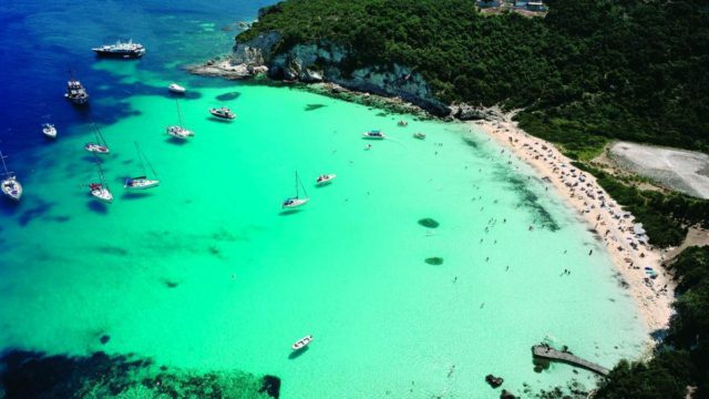 Παξοί: Το νησί «κόσμημα» του Ιονίου – Το ρομαντικό καταφύγιο του Ποσειδώνα