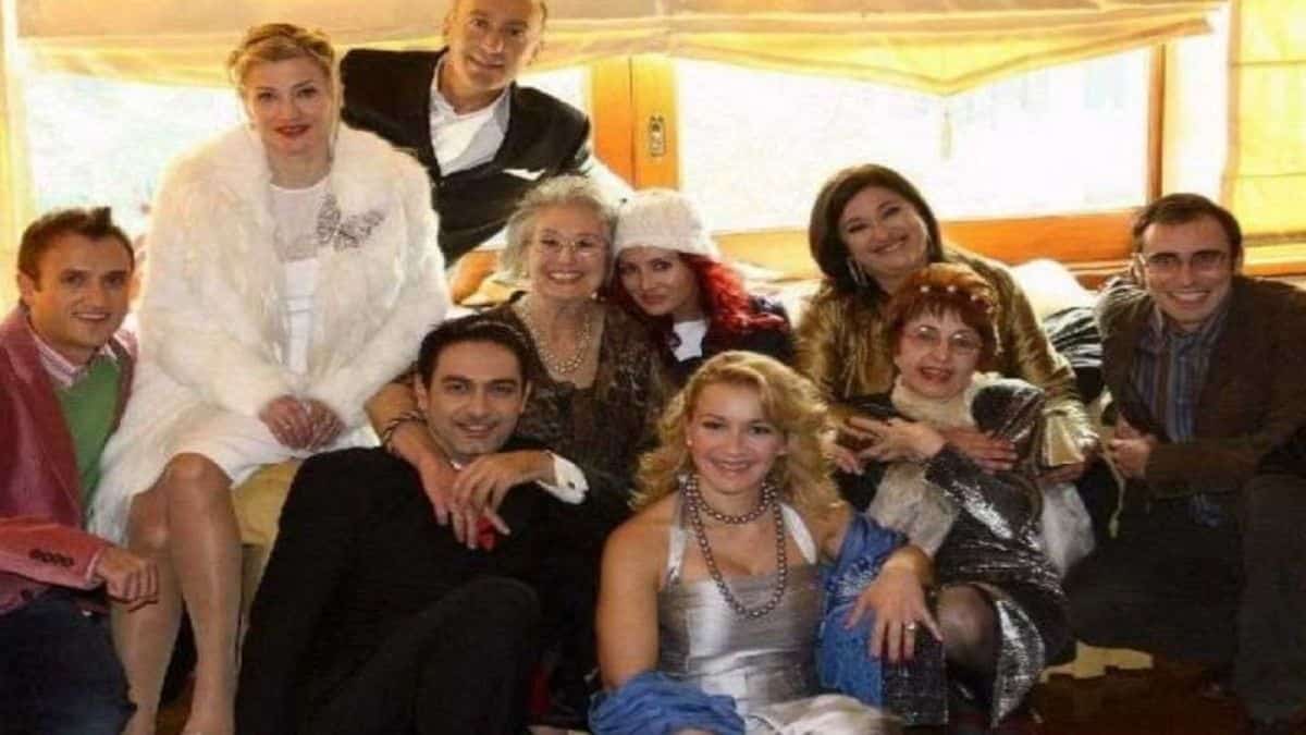 Νεκρός ο Χαράλαμπος από το «Παρά Πέντε» – «Βαρύ» πένθος για τους πρωταγωνιστές