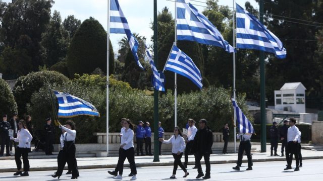 Η φωτογραφία της ημέρας: Η σημαία ψηλά!