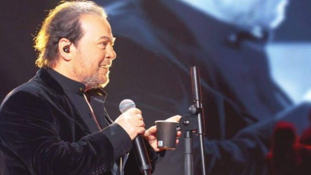To σκάνδαλο του 1994: Η σχέση του Γιάννη Πάριου με πασίγνωστη τραγουδίστρια, πριν τους γάμους του