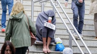 Η φωτογραφία της ημέρας: Εικόνες εξαθλίωσης στο κέντρο της Αθήνας!
