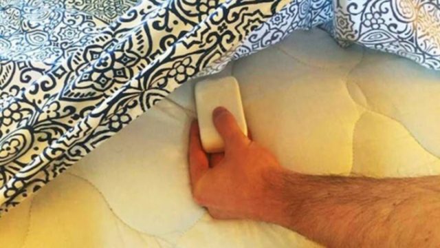 Πριν κοιμηθείτε το βράδυ βάλτε ένα σαπούνι κάτω από τα σεντόνια σας – Θα σωθείτε!
