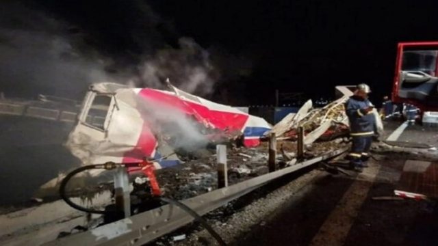 Σύγκρουση τρένων στα Τέμπη: Οι πρώτες ενδείξεις για τα αίτια της τραγωδίας – Φόβοι για πολλούς νεκρούς  (Video)