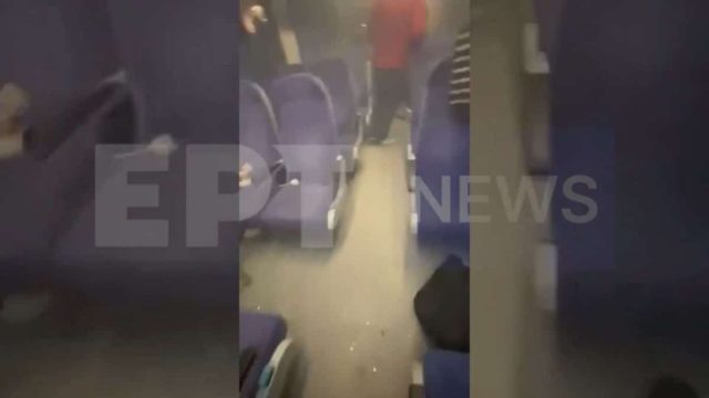 Σύγκρουση τρένων στα Τέμπη: Ανατριχιαστικές εικόνες! Στο εσωτερικό των βαγονιών λίγο μετά από το σιδηροδρομικό δυστύχημα (Video)
