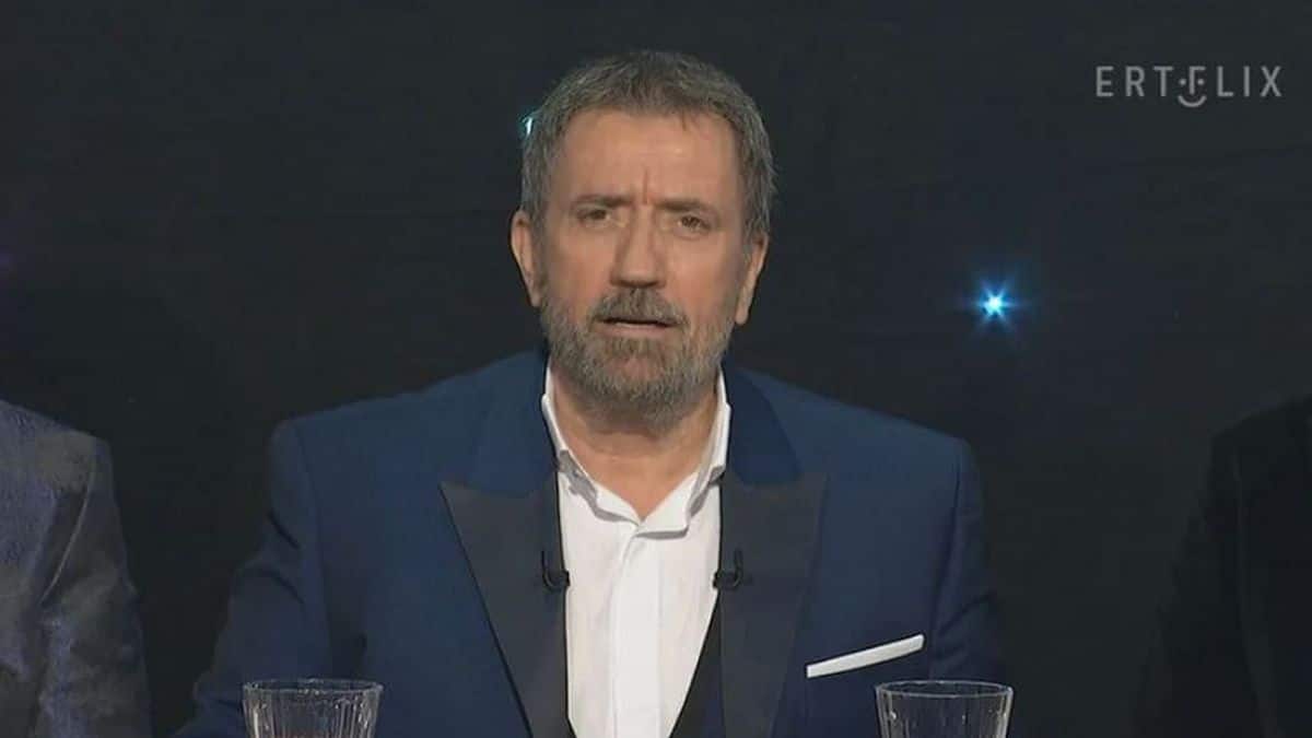 Έξαλλος ο Σπύρος Παπαδόπουλος με θεατή στο θέατρο – «Μπροστά σε όλους…» (ΒΙΝΤΕΟ)