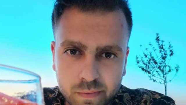 «Θ’ ανάψω μια λαμπάδα στην Παναγία»: Συγκλονίζει ο 28χρονος Στέργιος που νοσηλεύεται στο νοσοκομείο μετά τo δυστύχημα στα Τέμπη!