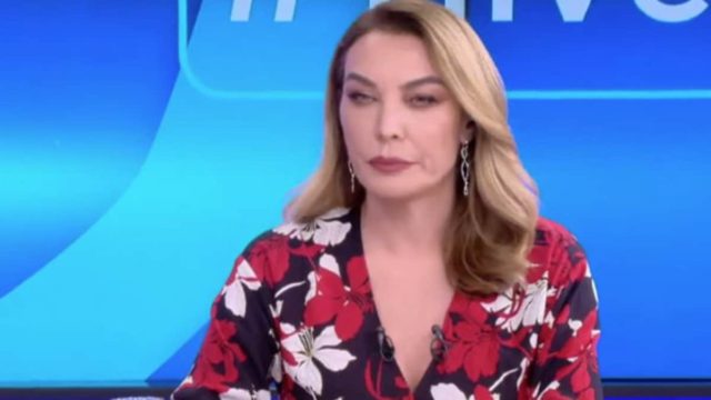 «Κάθε μέρα με τα καραγκιοζιλίκια της»: Οργιάζει το Twitter με την Τατιάνα Στεφανίδου – Τα εξευτελιστικά σχόλια
