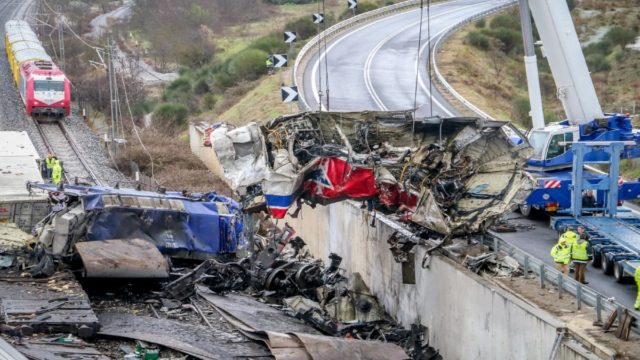 Τραγωδία στα Τέμπη: «Το πρωί μιλήσαμε στο τηλέφωνο και δεν την ξαναείδα ποτέ» – Συγκλονίζει η αδερφή της ελέγκτριας του Intercity (Video)