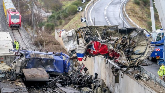 Τέμπη: Ο λόγος που ο μηχανοδηγός του Intercity εμπιστεύτηκε τη διαδρομή του σταθμάρχη – Τι κατέθεσε ο επιθεωρητής Λάρισας