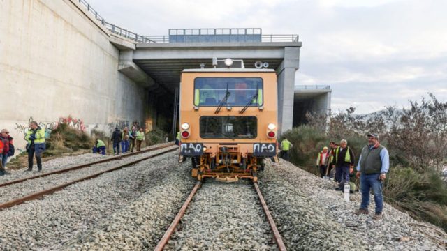 Τραγωδία στα Τέμπη: Έρχονται νέες ποινικές διώξεις – Στο επίκεντρο ο επόπτης και ο σταθμάρχης που έφυγε νωρίτερα (Video)