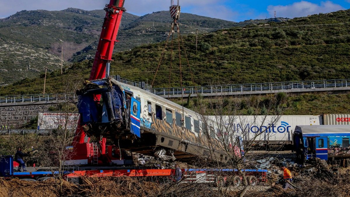 Τραγωδία στα Τέμπη: Ακαταδίωκτο θεσπίζει η κυβέρνηση για τα μέλη της Επιτροπής Εμπειρογνωμόνων – Δε διώκονται και δεν ευθύνονται! (Video)