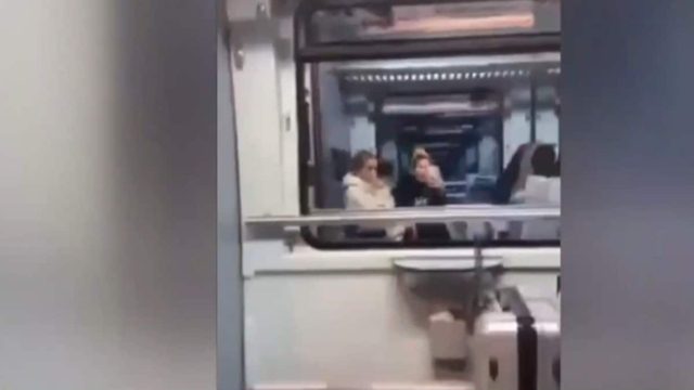 Τραγωδία στα Τέμπη: Συγκλονίζει το βίντεο των διδύμων αδελφών και της ξαδέλφης λίγο πριν από το δυστύχημα – «Μάλλον ποτέ ξανά με τρένο…»