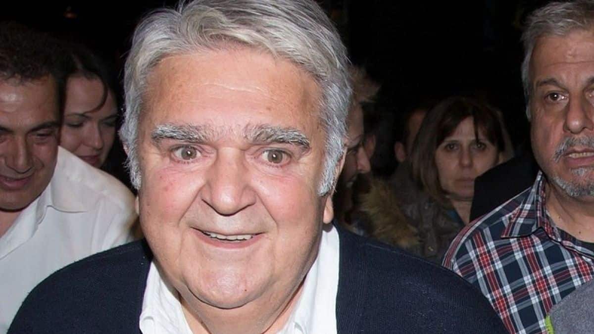 Περήφανος πατέρας ο Πασχάλης Τερζής: Ποζάρει για πρώτη φορά μαζί με τον άγνωστο γιο του (photo)