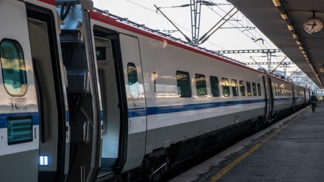 Αποκάλυψη-βόμβα για τα τρένα και την ασφάλειά τους στην Ελλάδα: Εγκατέστησαν ραδιοεπικοινωνία και δεν λειτουργεί (video)