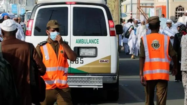 Τρομακτικό τροχαίο στη Σαουδική Αραβία: Λεωφορείο συγκρούστηκε και πήρε φωτιά – Νεκροί 20 προσκυνητές (video)