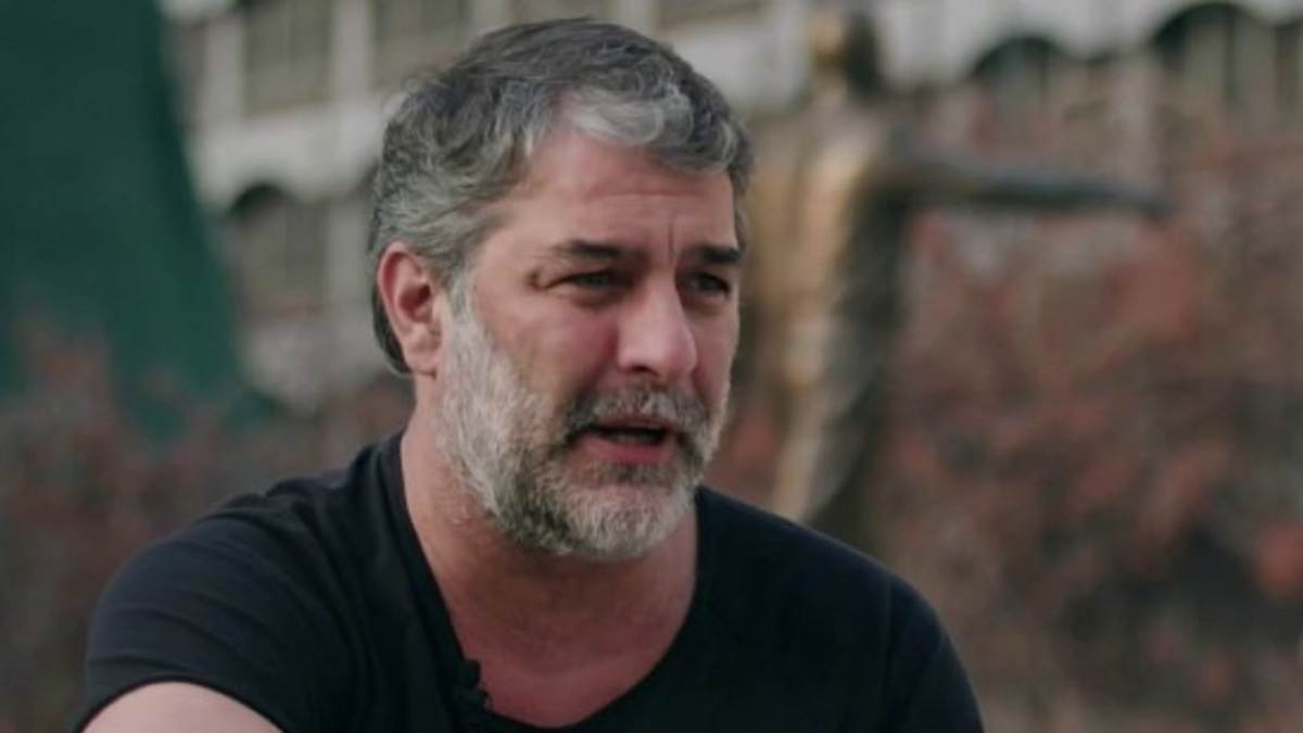 Κόλαφος ο Βασίλης Μπισμπίκης: «Είμαι ένας άνθρωπος που δεν έχει τελειώσει το Λύκειο, αλλά…»