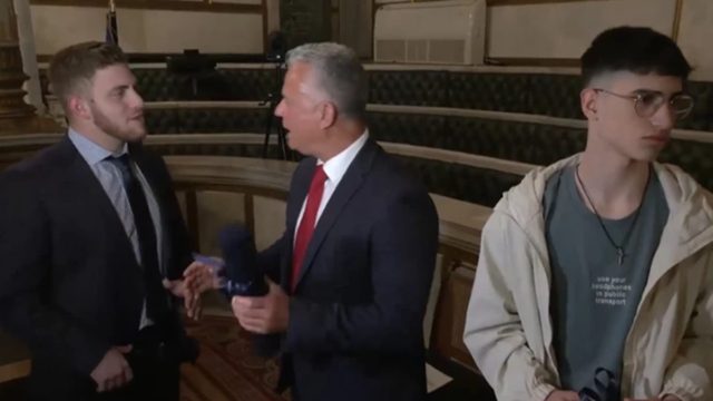 Η Ακαδημία Αθηνών βράβευσε τους τρεις νέους που έσωσαν επιβάτες στα Τέμπη – «Δεν είμαι ήρωας, δεν θα γίνω ποτέ»