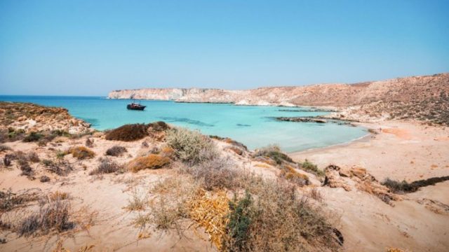 10 ευρώ την μέρα: Το μυστικό ελληνικό νησί με τις 36 παραλίες που ελάχιστοι γνωρίζουν